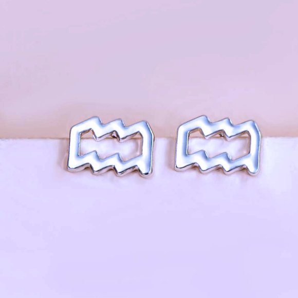 AQUARIUS Zodiac Silvertone Stud Earrings on Card NEW! 1119x2 - Picture 3 of 3